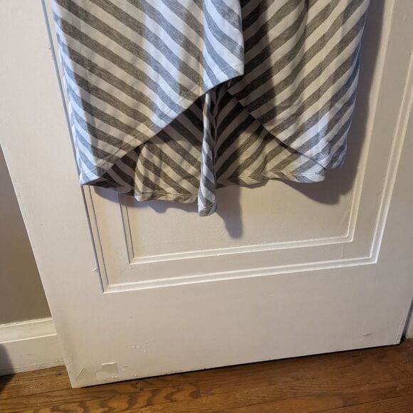 Grey & white striped chevron pattern high low dress - Picture 3 of 5